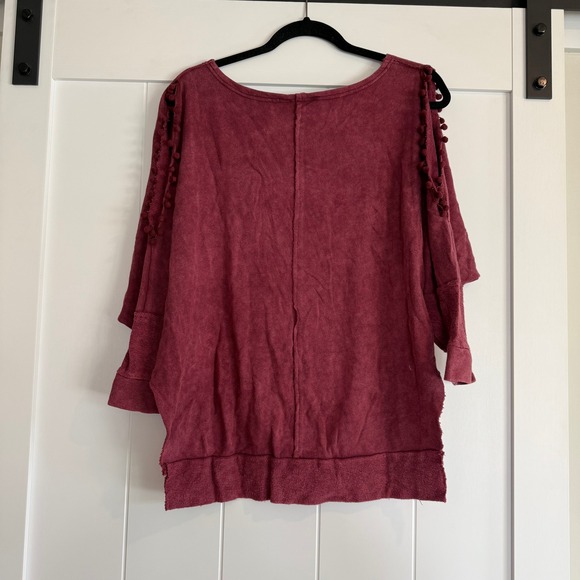 NWOT‎ POL Burgundy Pom Pom Cold Shoulder Layered Hem Top Size Small - Picture 4 of 6